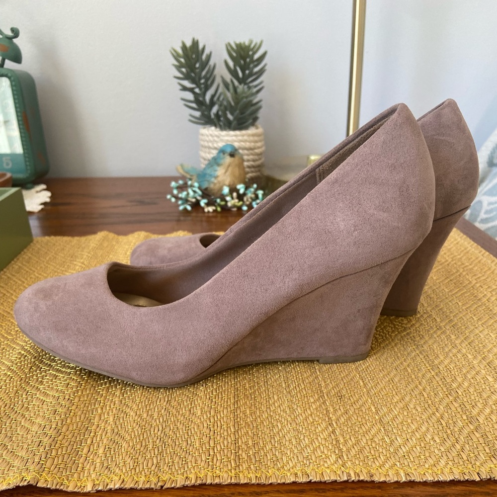 Size 7 Dexflex Comfort Purple Wedges